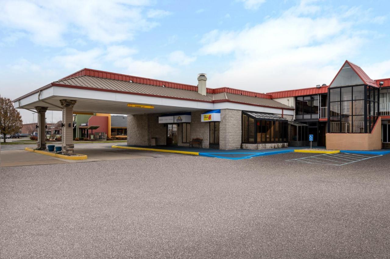 Super 8 By Wyndham Perrysburg-Toledo Hotel Luaran gambar