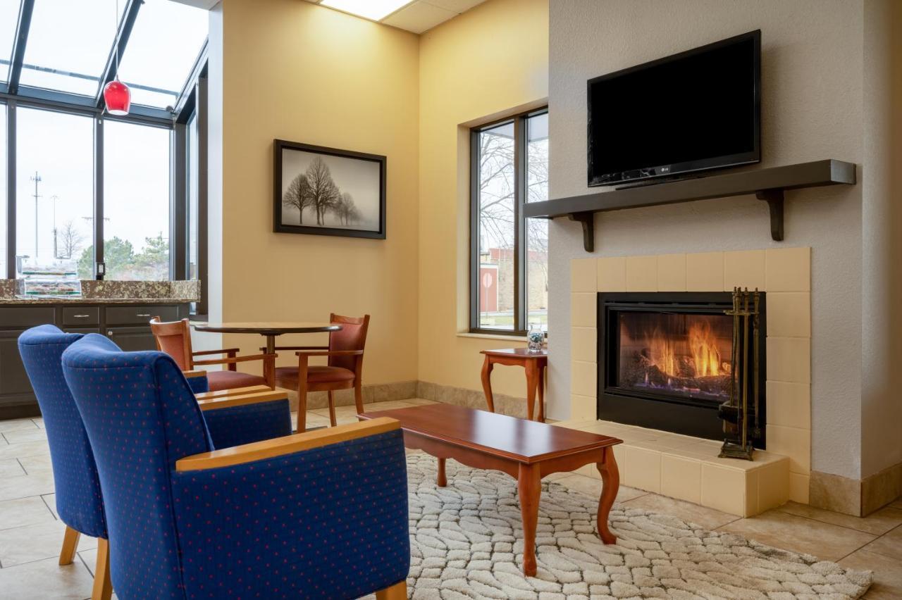 Super 8 By Wyndham Perrysburg-Toledo Hotel Luaran gambar