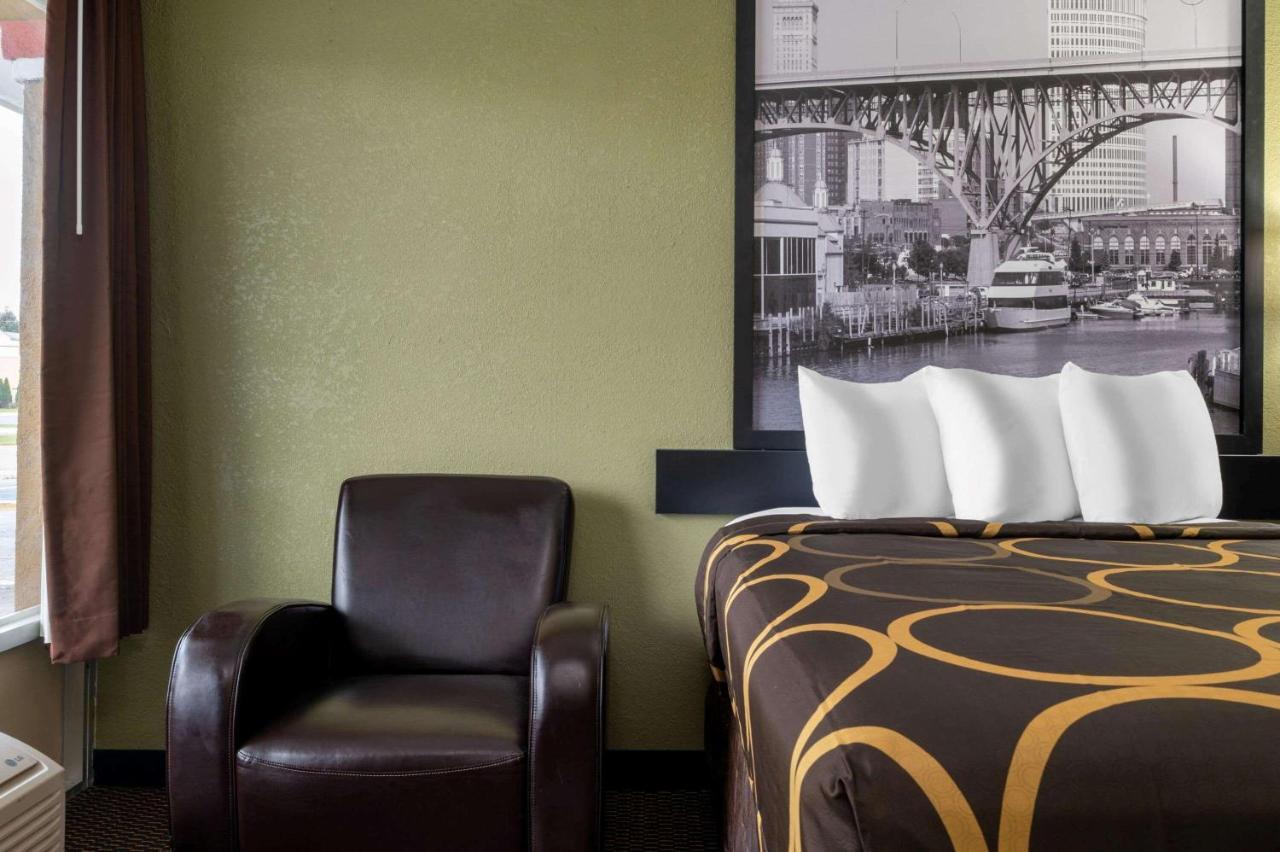 Super 8 By Wyndham Perrysburg-Toledo Hotel Luaran gambar