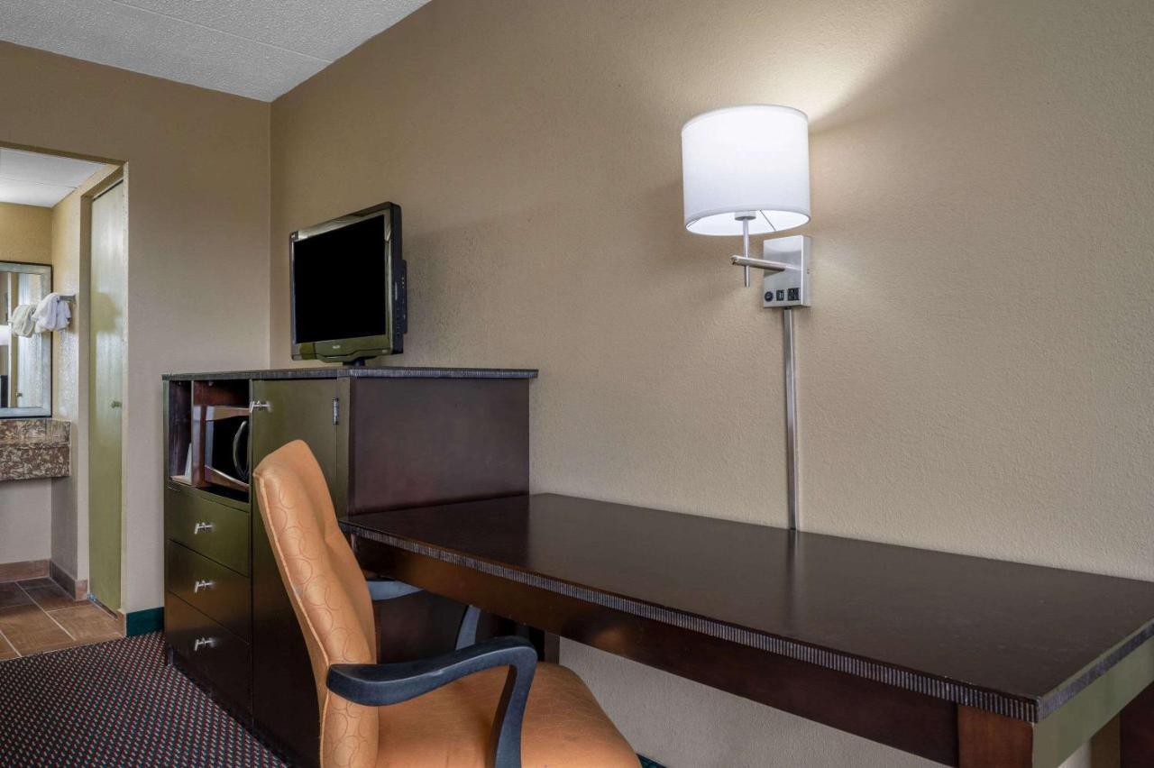 Super 8 By Wyndham Perrysburg-Toledo Hotel Luaran gambar