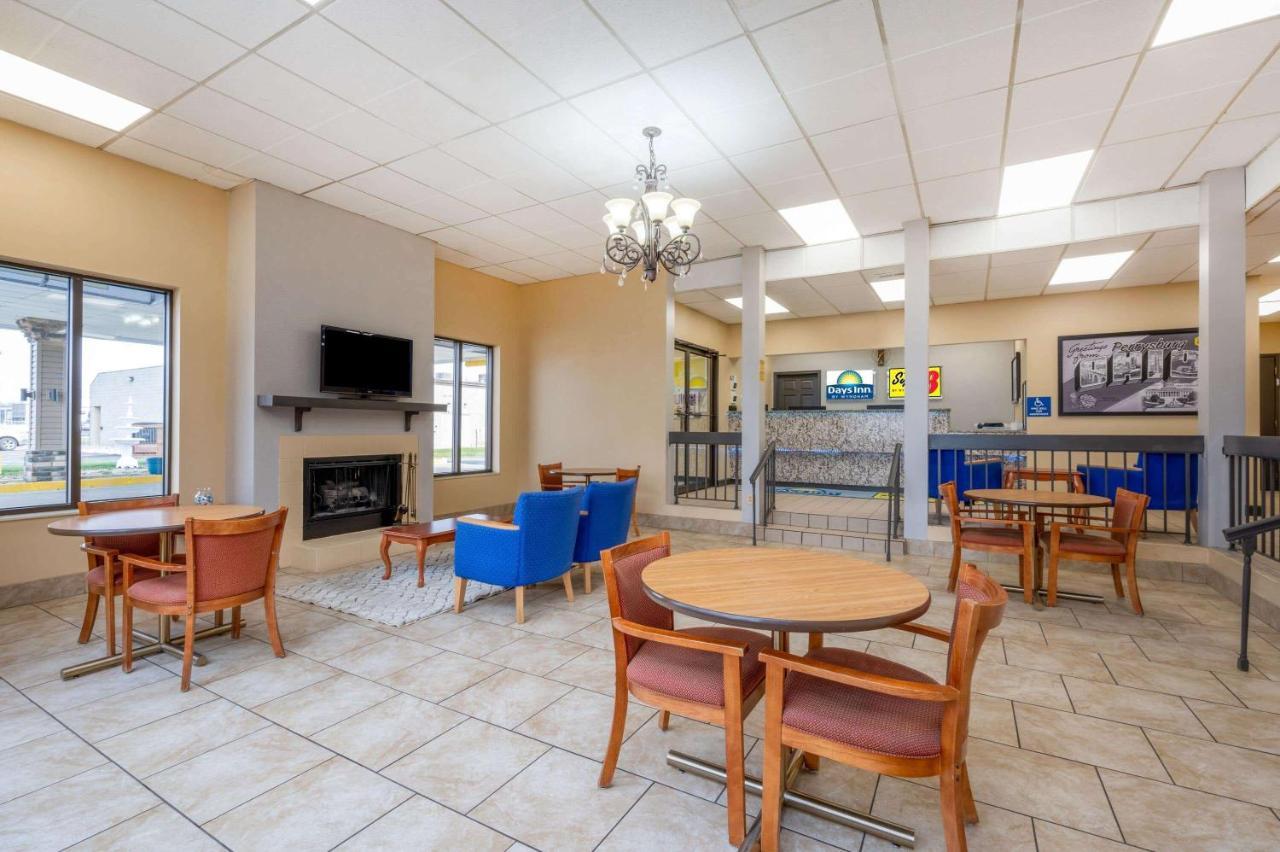 Super 8 By Wyndham Perrysburg-Toledo Hotel Luaran gambar