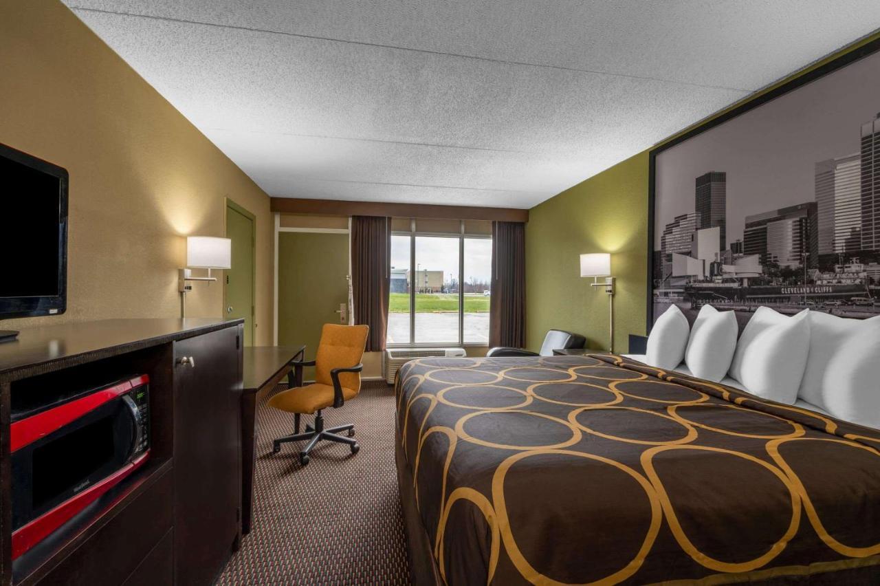 Super 8 By Wyndham Perrysburg-Toledo Hotel Luaran gambar
