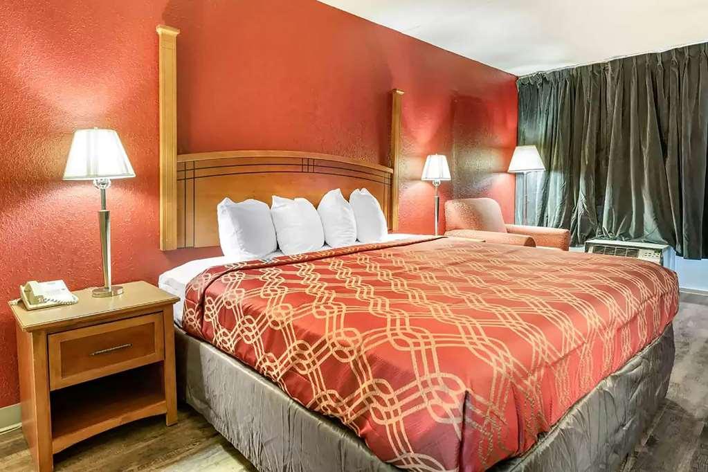 Super 8 By Wyndham Perrysburg-Toledo Hotel Bilik gambar