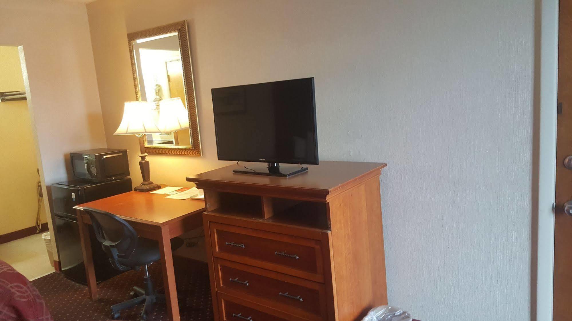 Super 8 By Wyndham Perrysburg-Toledo Hotel Luaran gambar